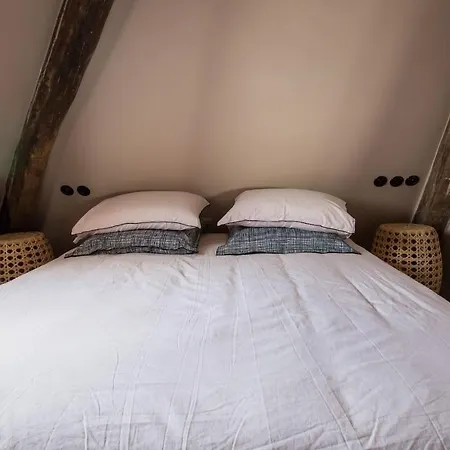 Pink Nest On The 7th Floor By Stairs Apartment Paris