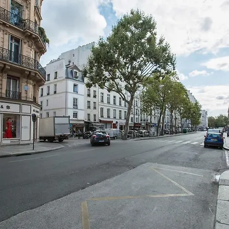 Apartment Pink Nest On The 7th Floor By Stairs Paris