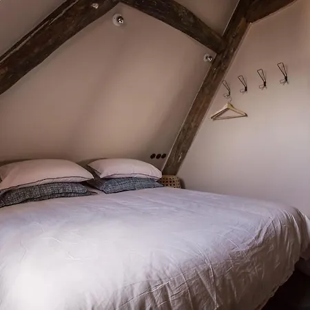 Pink Nest On The 7th Floor By Stairs * Parigi